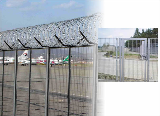 Galvanized mesh panels for fencing gates