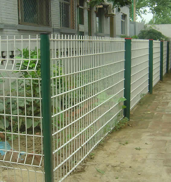 Round Post With Welded Perimeter Fence Used For Garden
