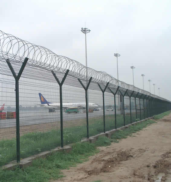 Y Post and Razor Wire Topped Perimeter Fence for Airport